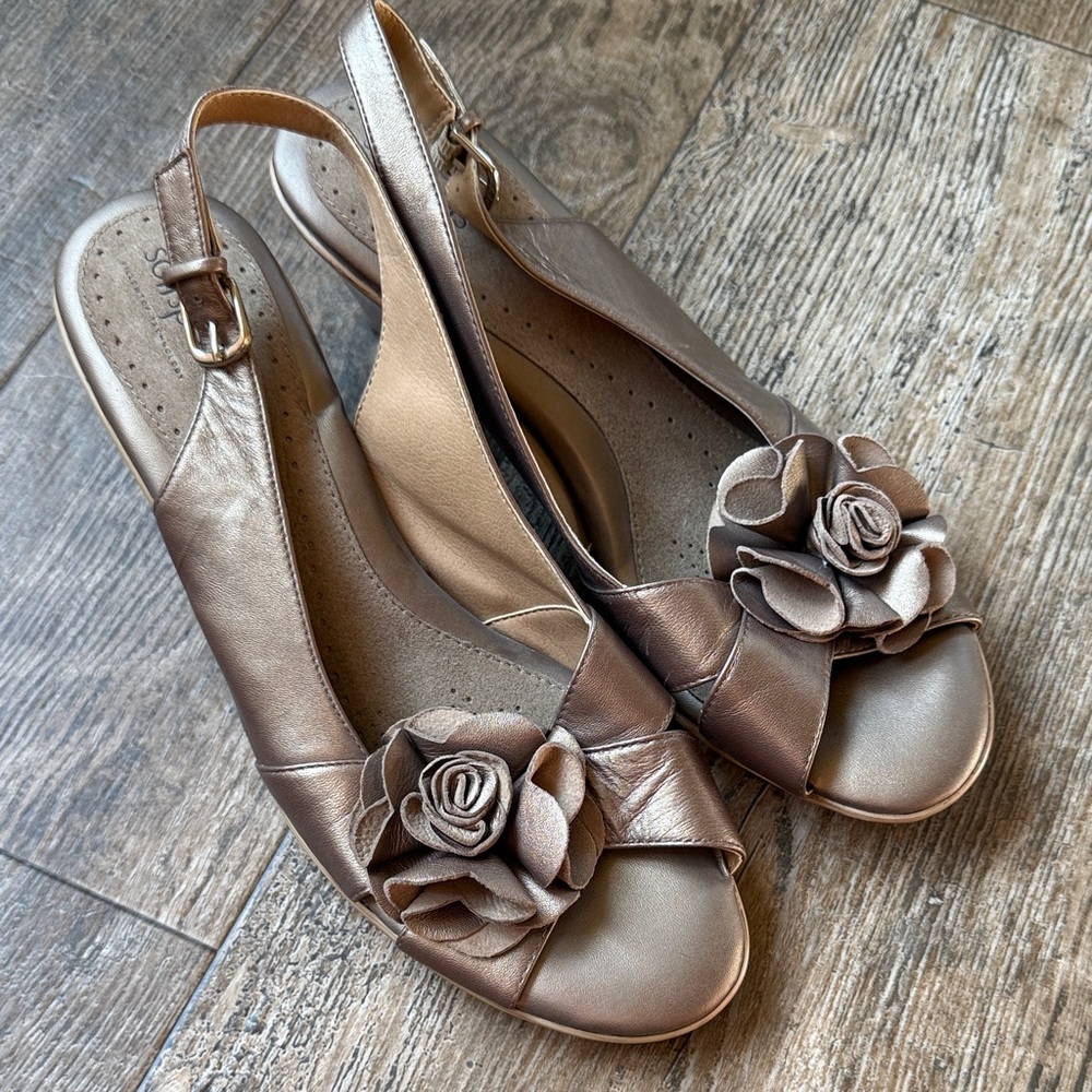 Softspots Gold Heels with Peep-Toe and Slingback worn once